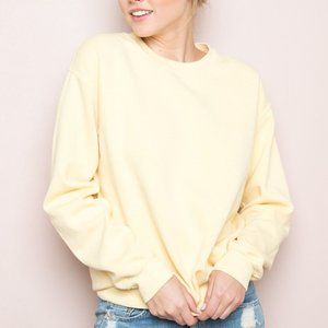 Brandy Melville J. GALT Erica sweatshirt yellow